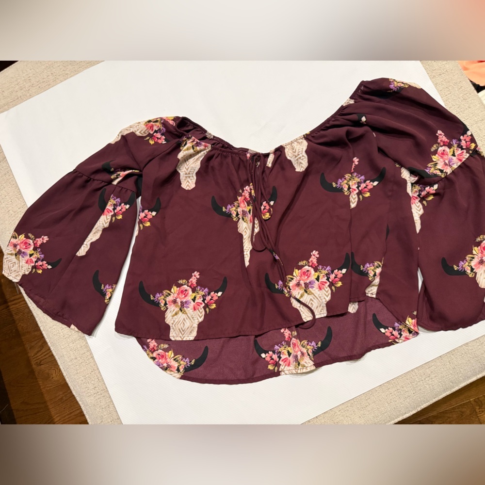 Altar'd State maroon floral cow skull cropped flowy blous - Picture 6 of 7